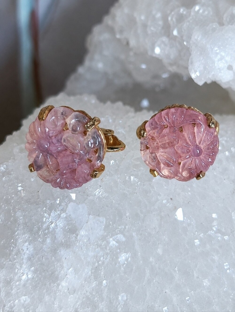 Faux Pink Jade? Rose Quartz? Gold Tone Comfort Clip Vintage Floral Earrings EUC